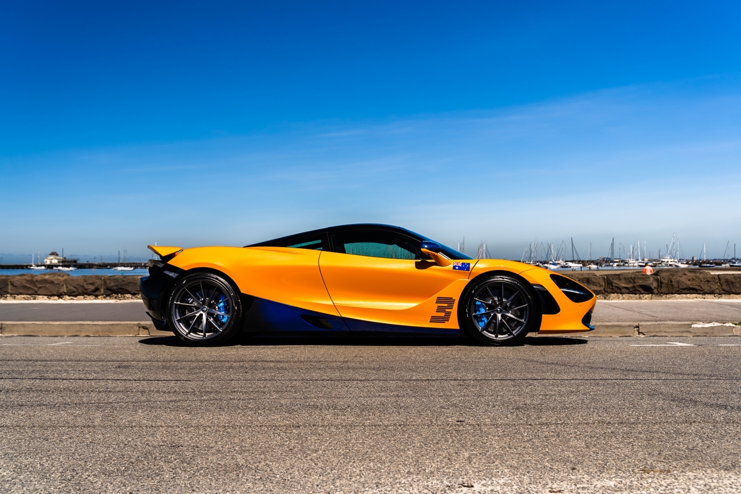 Small-13725-McLarenDanielRicciardoEdition720SfromMSOtakestothestreetsofMelbourne.jpg
